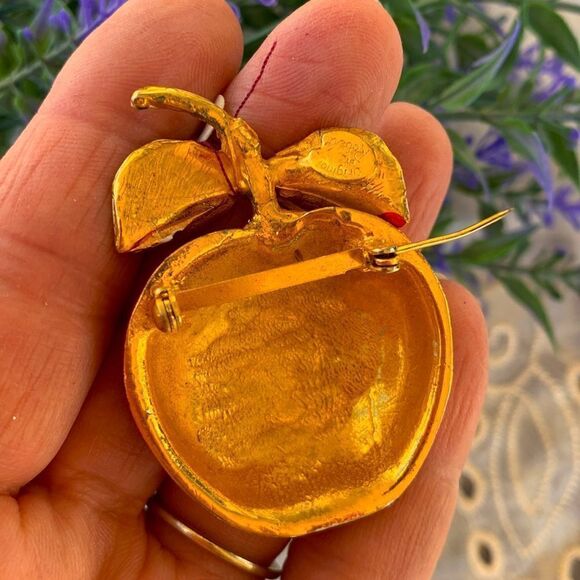 Vintage "Original by Robert" Midcentury Signed Apple Brooch - Picture 5 of 9